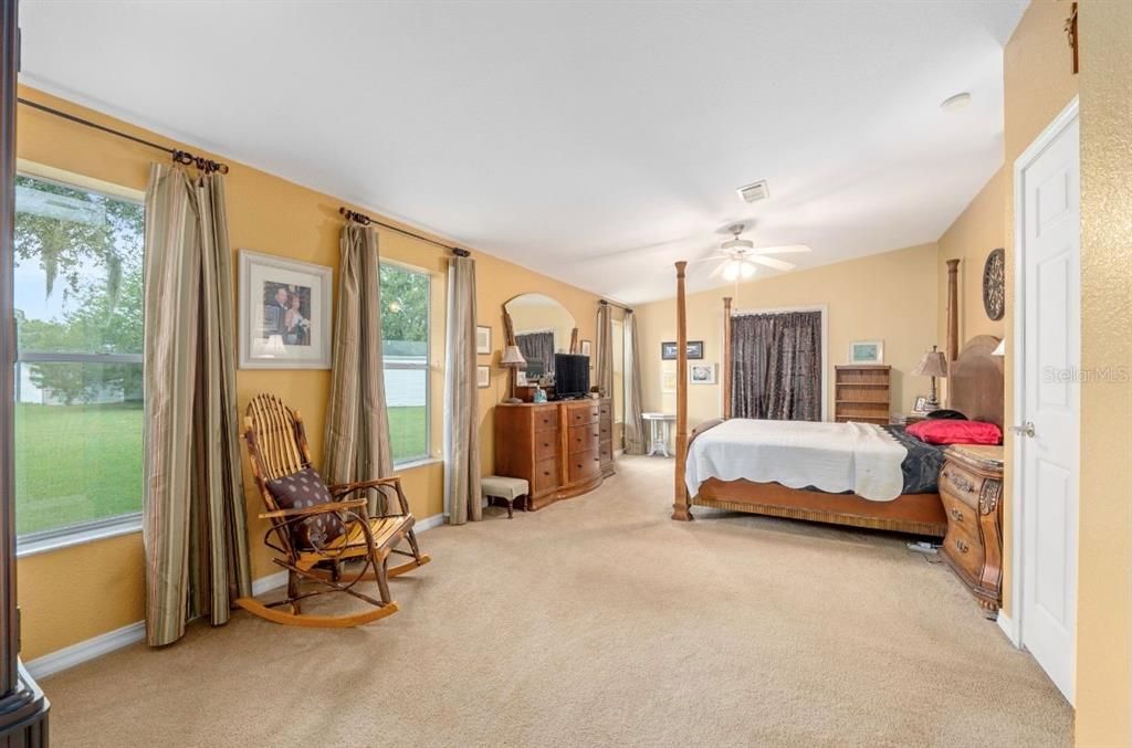 For Sale: $219,900 (3 beds, 2 baths, 2048 Square Feet)