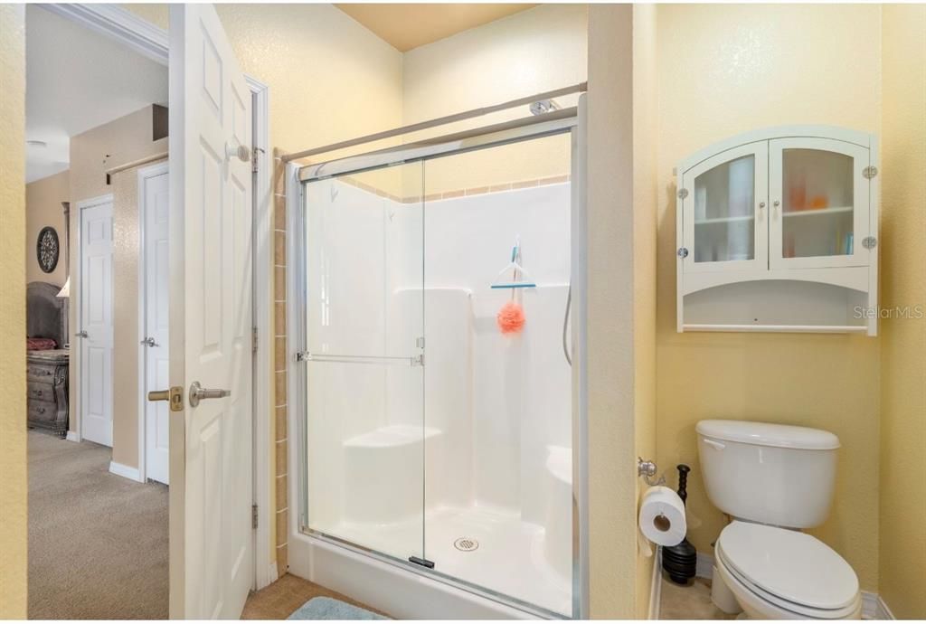 For Sale: $219,900 (3 beds, 2 baths, 2048 Square Feet)