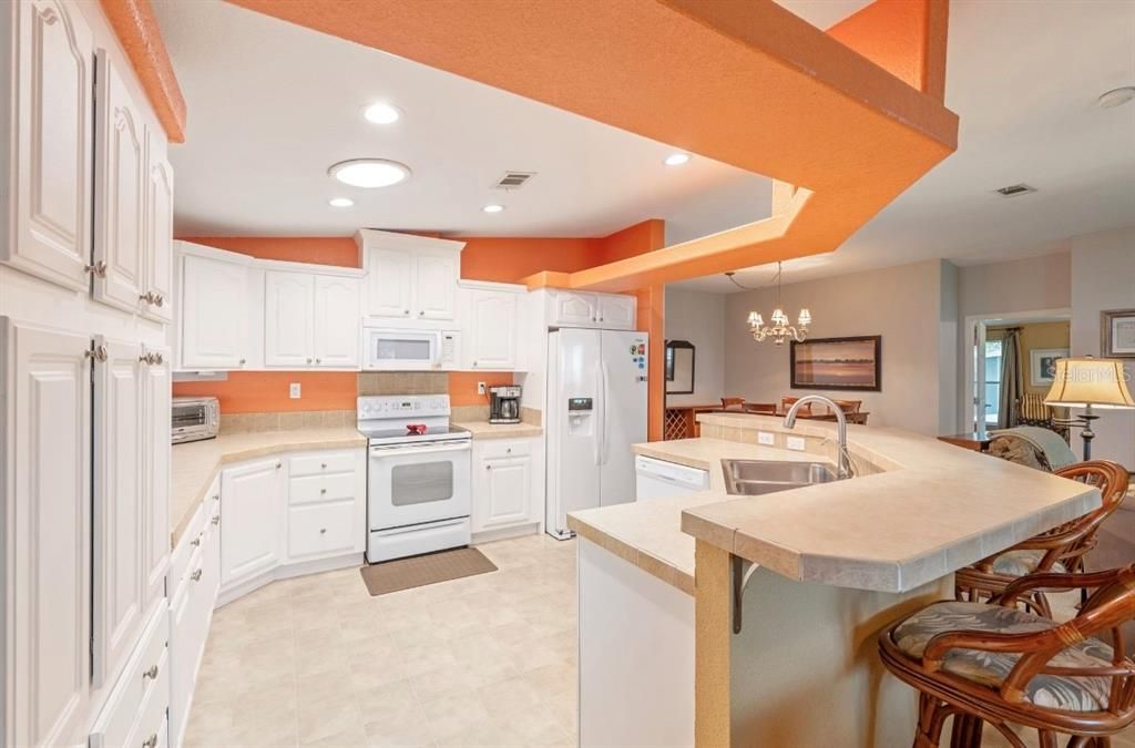 For Sale: $219,900 (3 beds, 2 baths, 2048 Square Feet)