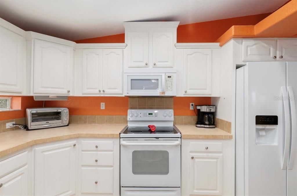 For Sale: $219,900 (3 beds, 2 baths, 2048 Square Feet)