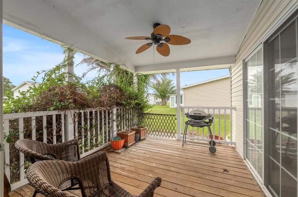 For Sale: $219,900 (3 beds, 2 baths, 2048 Square Feet)