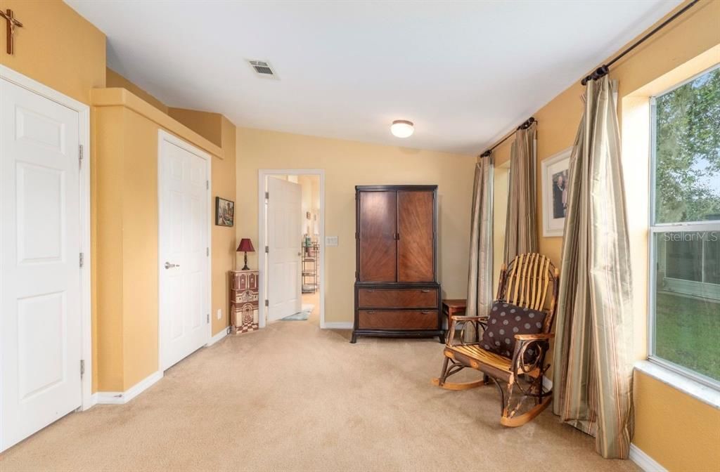 For Sale: $219,900 (3 beds, 2 baths, 2048 Square Feet)