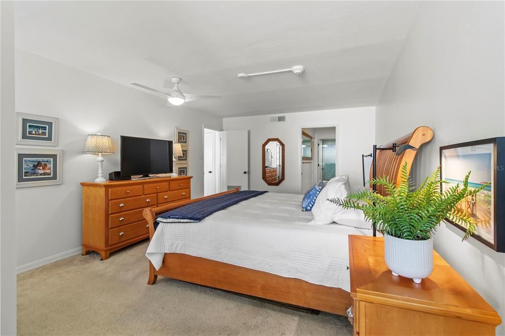 出租: $9,000 (2 贝兹, 2 浴室, 1601 平方英尺)