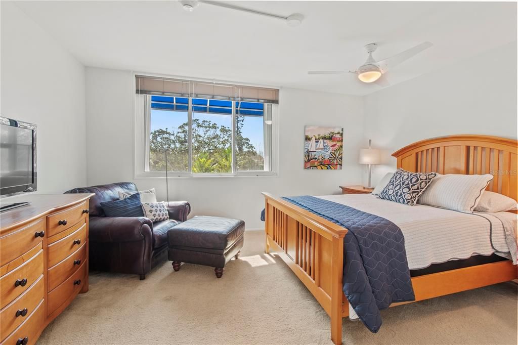 出租: $9,000 (2 贝兹, 2 浴室, 1601 平方英尺)