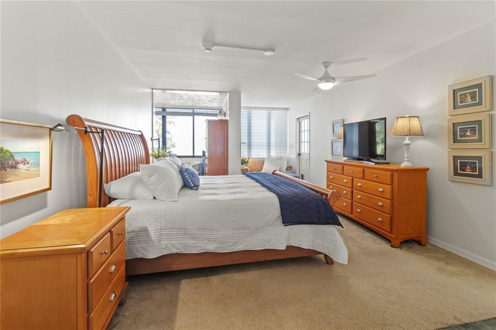 出租: $9,000 (2 贝兹, 2 浴室, 1601 平方英尺)