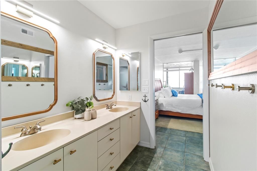 出租: $9,000 (2 贝兹, 2 浴室, 1601 平方英尺)