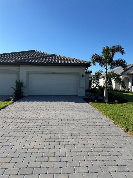 Recently Sold: $340,000 (3 beds, 2 baths, 1417 Square Feet)