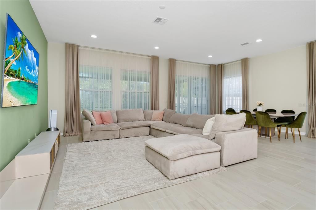 Active With Contract: $750,000 (4 beds, 2 baths, 3046 Square Feet)