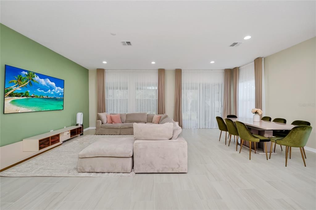 Active With Contract: $750,000 (4 beds, 2 baths, 3046 Square Feet)