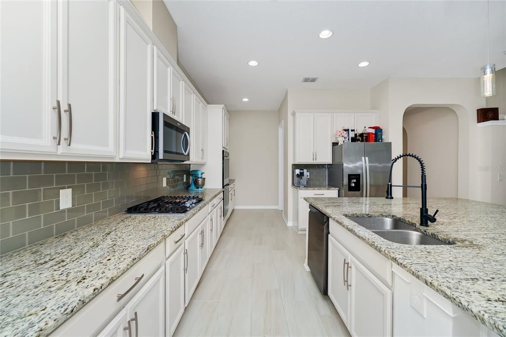 Active With Contract: $750,000 (4 beds, 2 baths, 3046 Square Feet)