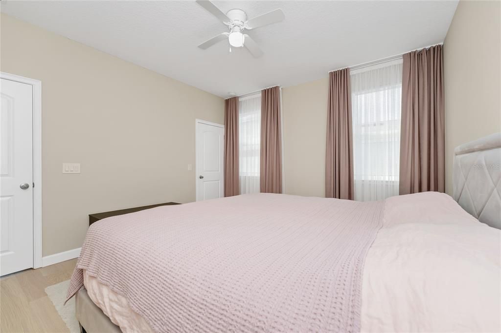 Active With Contract: $750,000 (4 beds, 2 baths, 3046 Square Feet)