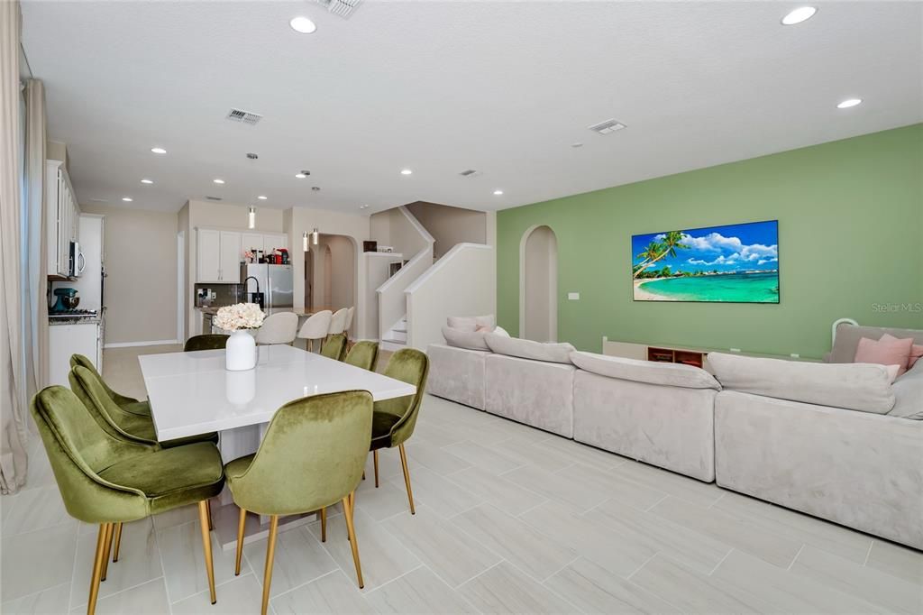 Active With Contract: $750,000 (4 beds, 2 baths, 3046 Square Feet)