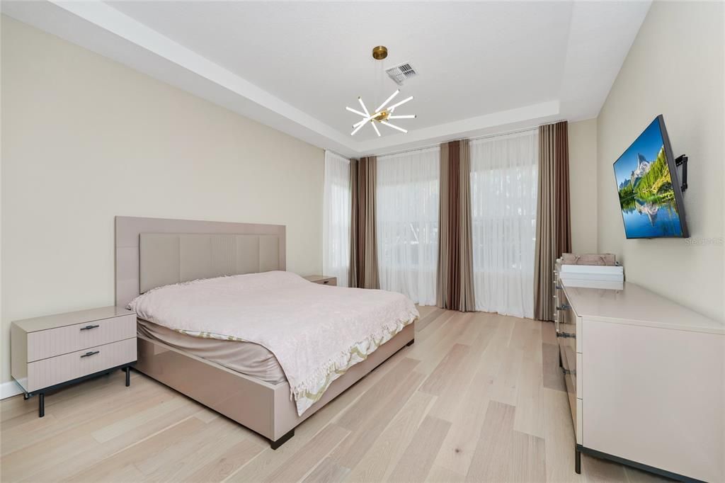 Active With Contract: $750,000 (4 beds, 2 baths, 3046 Square Feet)