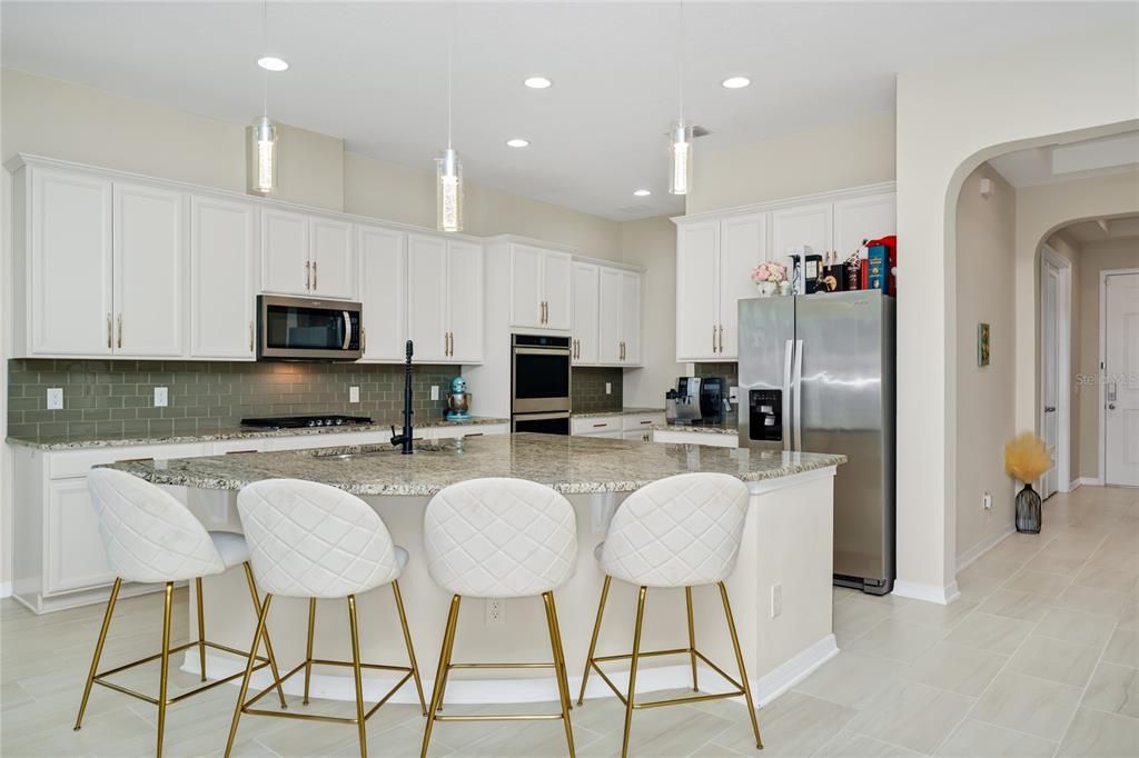 Active With Contract: $750,000 (4 beds, 2 baths, 3046 Square Feet)