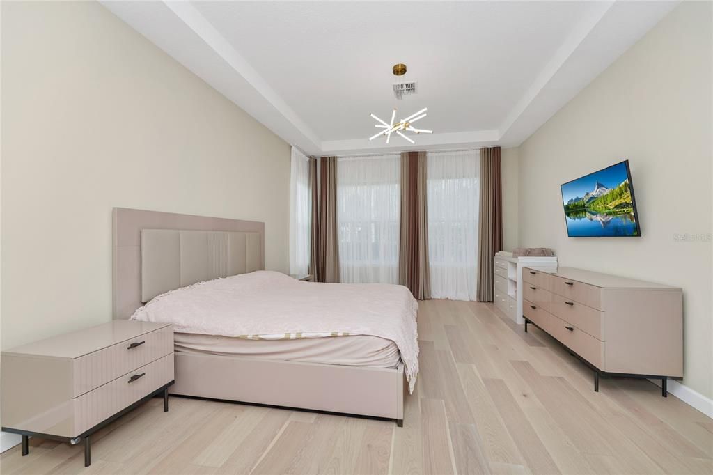 Active With Contract: $750,000 (4 beds, 2 baths, 3046 Square Feet)