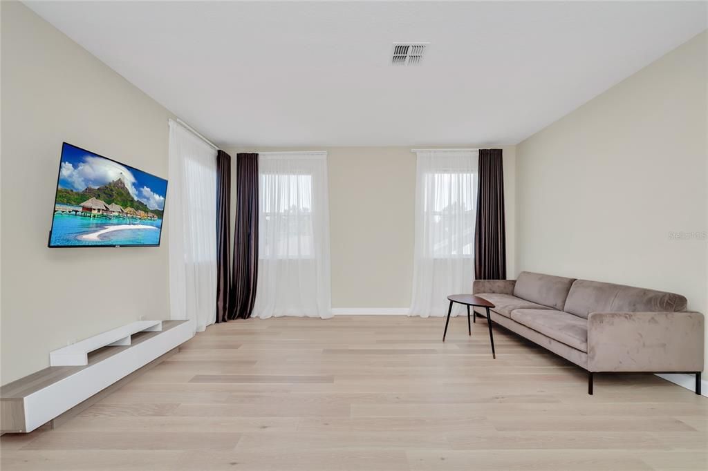 Active With Contract: $750,000 (4 beds, 2 baths, 3046 Square Feet)