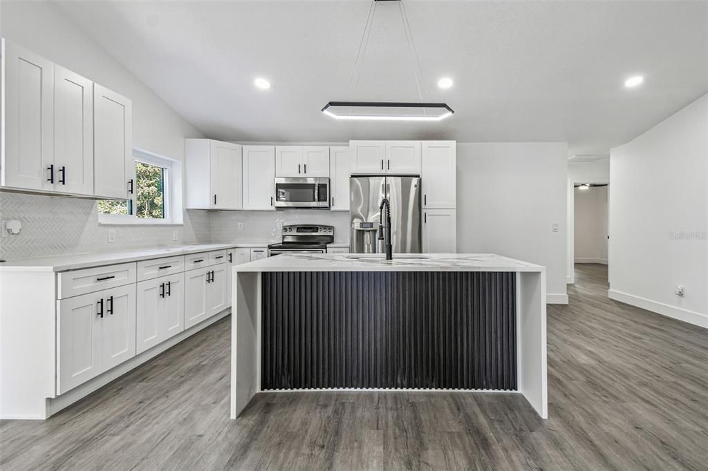 待售: $519,000 (4 贝兹, 2 浴室, 1702 平方英尺)