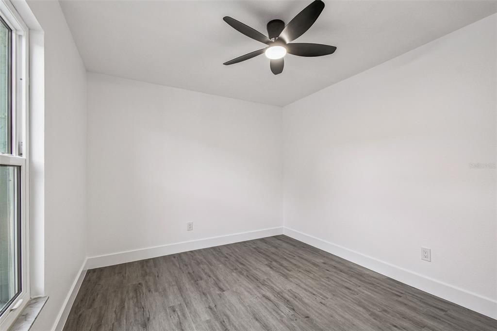 待售: $519,000 (4 贝兹, 2 浴室, 1702 平方英尺)