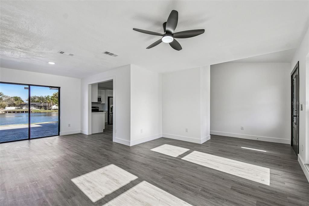 待售: $519,000 (4 贝兹, 2 浴室, 1702 平方英尺)