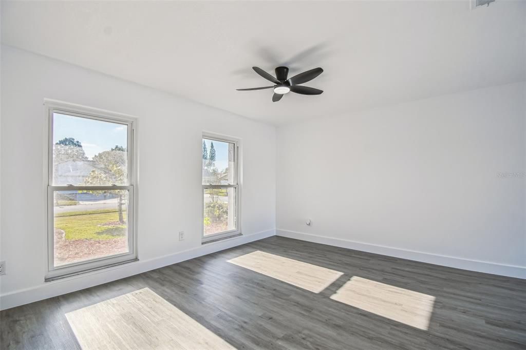 待售: $519,000 (4 贝兹, 2 浴室, 1702 平方英尺)