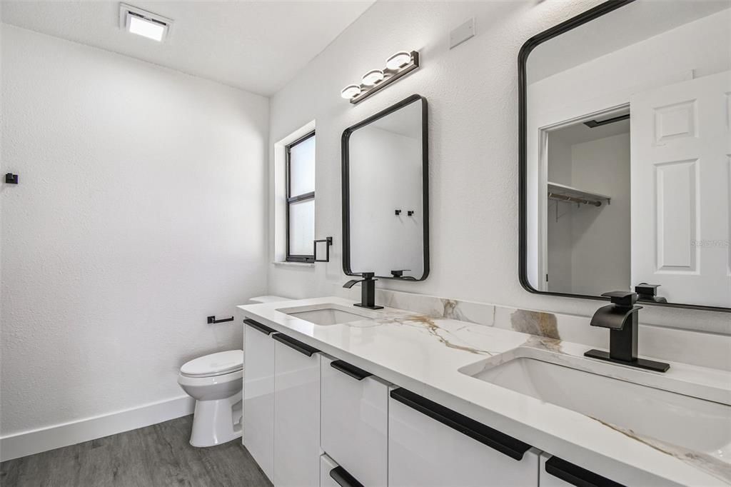 待售: $519,000 (4 贝兹, 2 浴室, 1702 平方英尺)