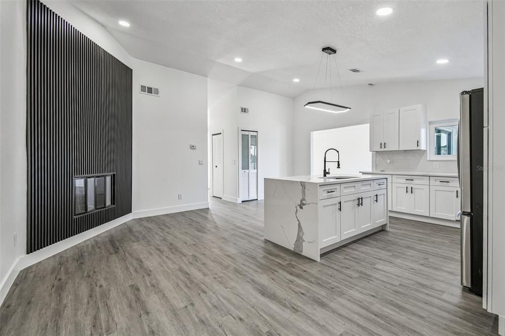 待售: $519,000 (4 贝兹, 2 浴室, 1702 平方英尺)