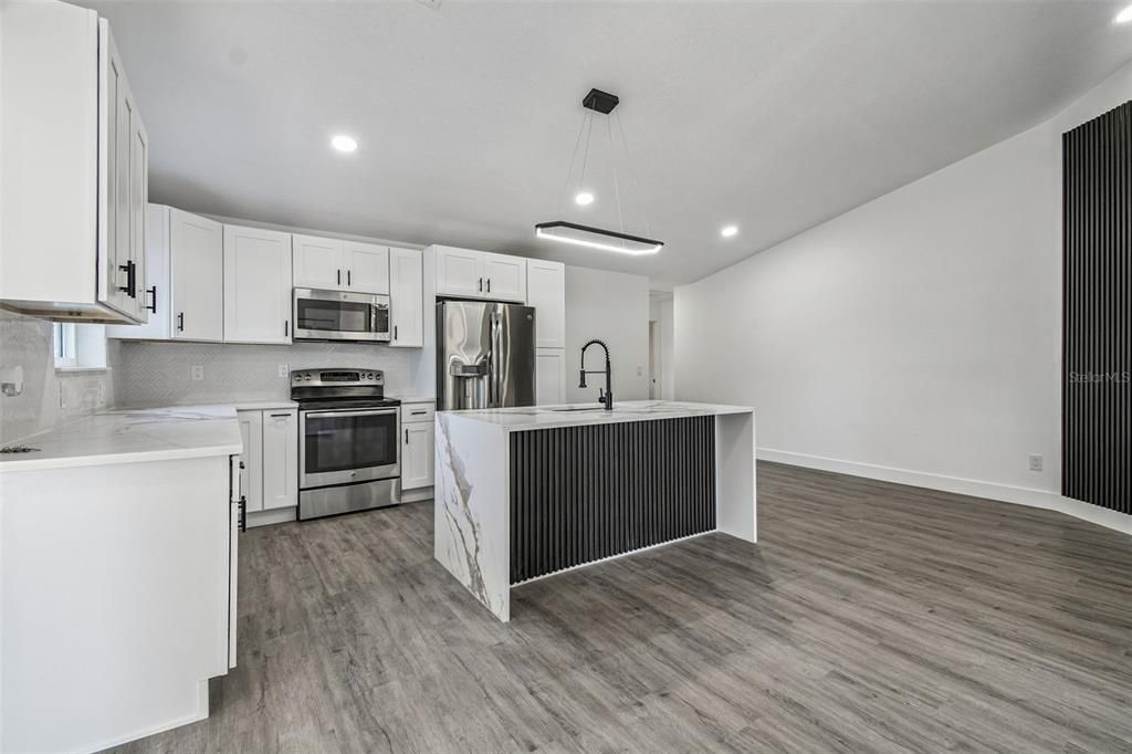 待售: $519,000 (4 贝兹, 2 浴室, 1702 平方英尺)