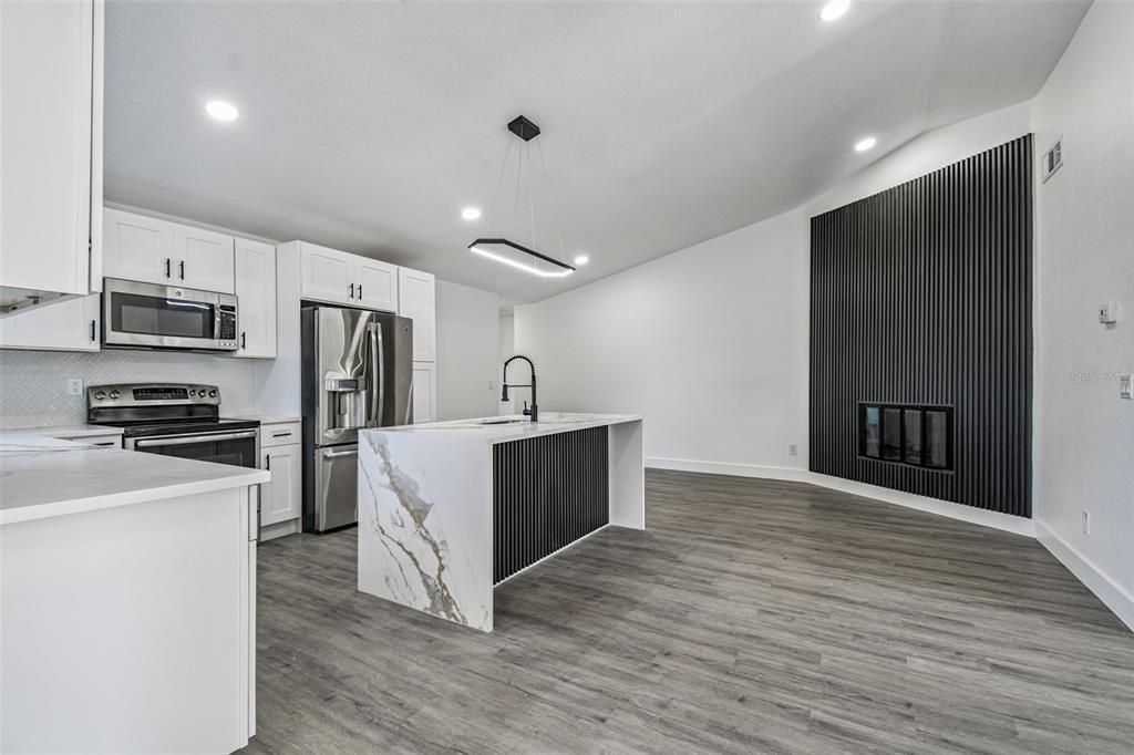 待售: $519,000 (4 贝兹, 2 浴室, 1702 平方英尺)