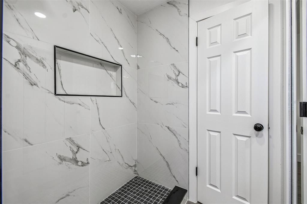 待售: $519,000 (4 贝兹, 2 浴室, 1702 平方英尺)