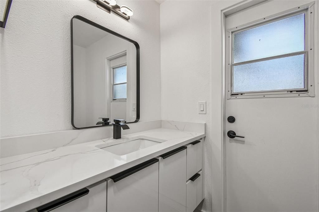 待售: $519,000 (4 贝兹, 2 浴室, 1702 平方英尺)