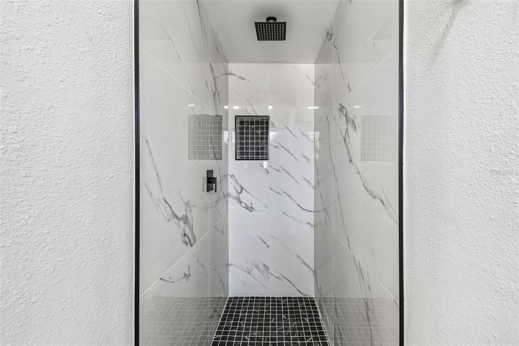 待售: $519,000 (4 贝兹, 2 浴室, 1702 平方英尺)