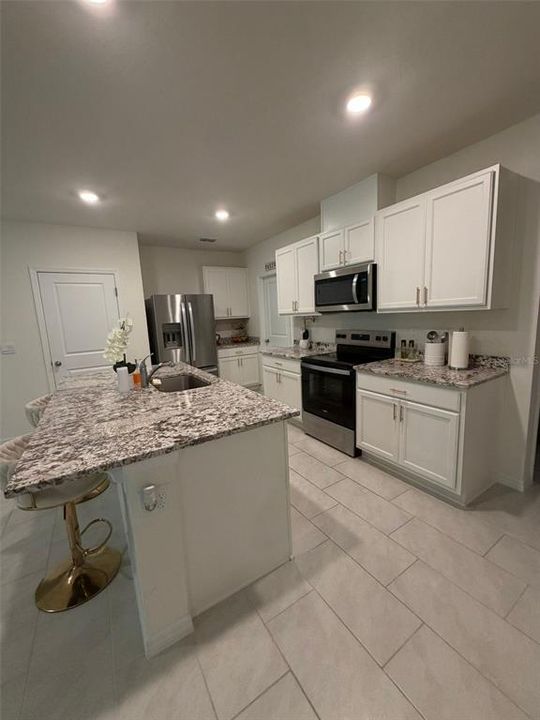 В аренду: $2,800 (5 спален, 3 ванн, 2447 Квадратных фут)