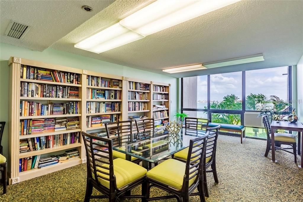 待售: $350,000 (2 贝兹, 2 浴室, 1175 平方英尺)