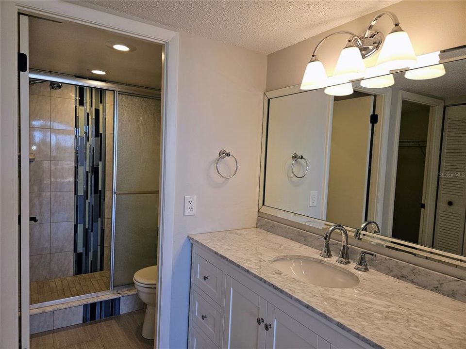 待售: $350,000 (2 贝兹, 2 浴室, 1175 平方英尺)