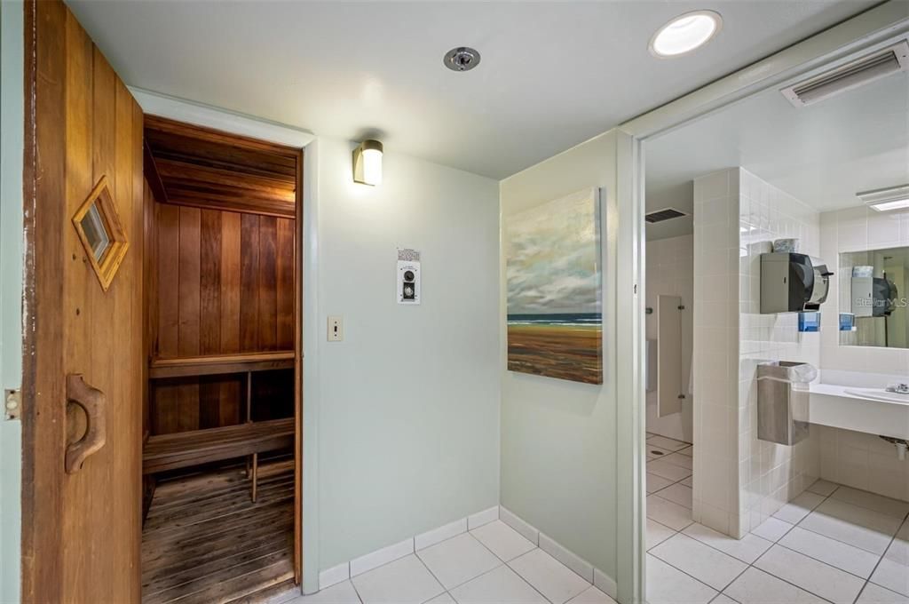 待售: $350,000 (2 贝兹, 2 浴室, 1175 平方英尺)