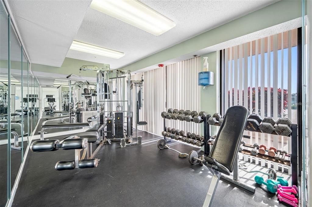 待售: $350,000 (2 贝兹, 2 浴室, 1175 平方英尺)