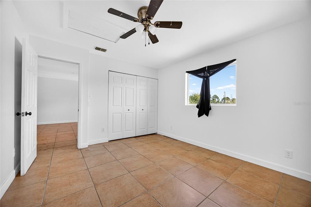 Под контрактом: $299,000 (4 спален, 0 ванн, 1800 Квадратных фут)