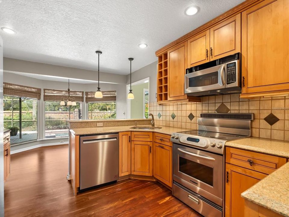 Active With Contract: $575,000 (4 beds, 3 baths, 2602 Square Feet)