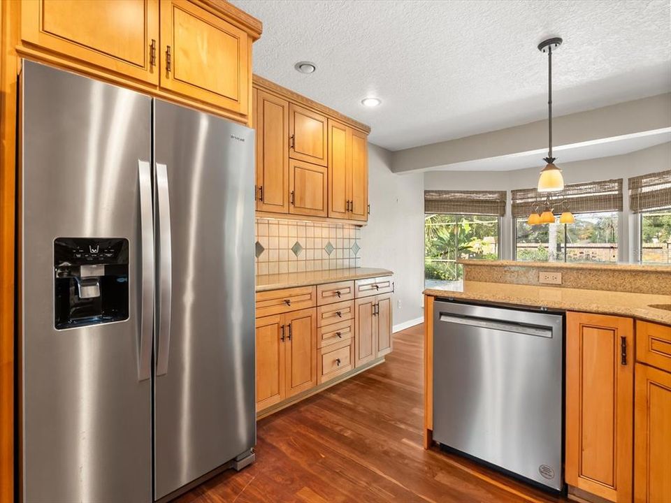 Active With Contract: $575,000 (4 beds, 3 baths, 2602 Square Feet)