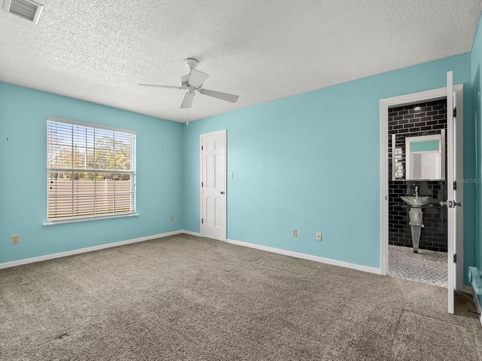 Active With Contract: $575,000 (4 beds, 3 baths, 2602 Square Feet)