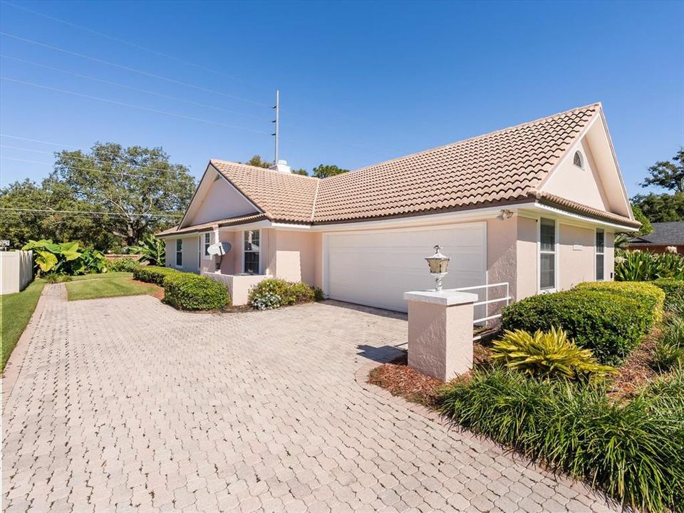 Active With Contract: $575,000 (4 beds, 3 baths, 2602 Square Feet)