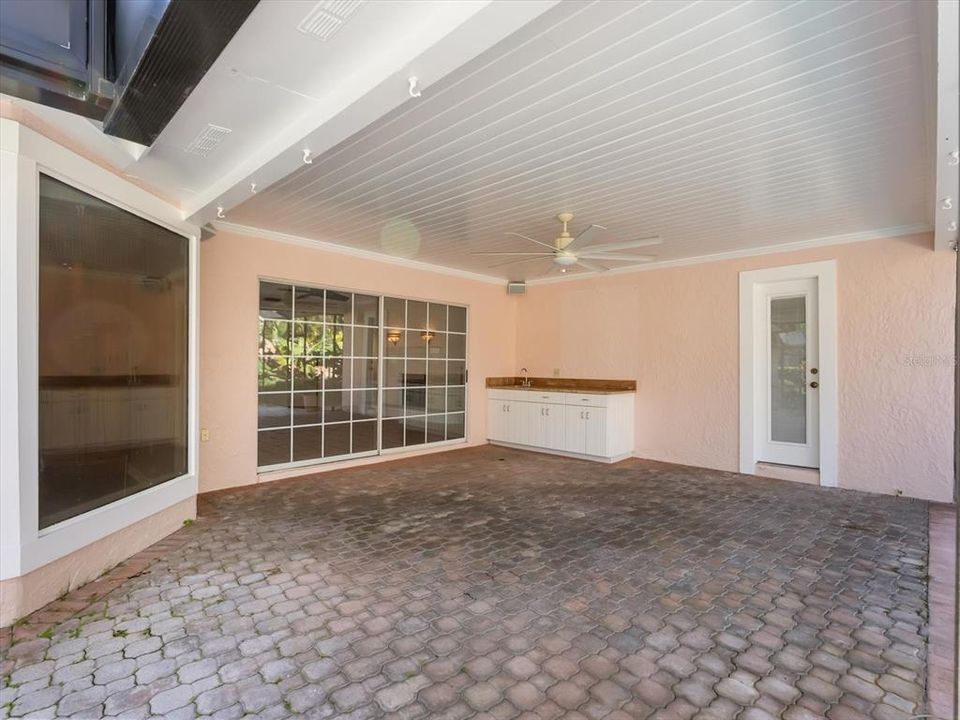 Active With Contract: $575,000 (4 beds, 3 baths, 2602 Square Feet)