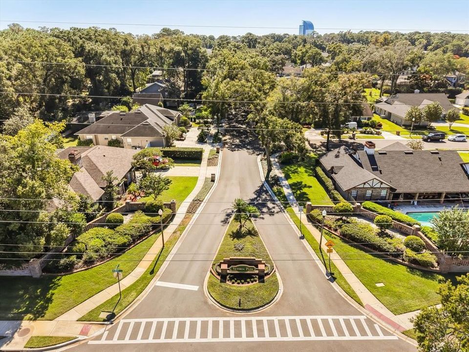 Active With Contract: $575,000 (4 beds, 3 baths, 2602 Square Feet)