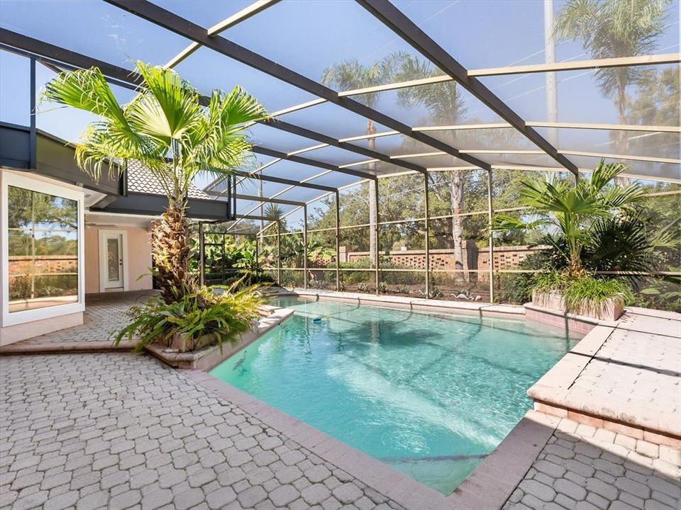 Active With Contract: $575,000 (4 beds, 3 baths, 2602 Square Feet)