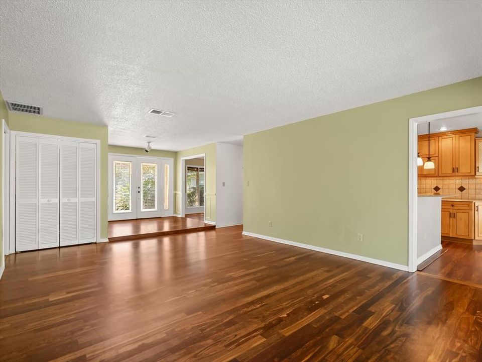 Active With Contract: $575,000 (4 beds, 3 baths, 2602 Square Feet)