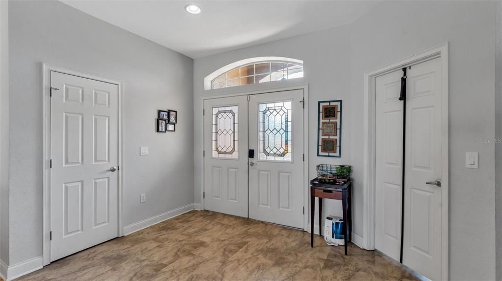 For Sale: $525,000 (4 beds, 3 baths, 2550 Square Feet)