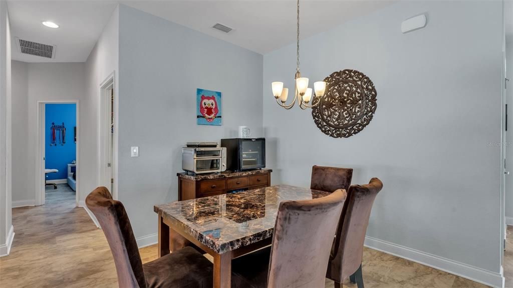 For Sale: $525,000 (4 beds, 3 baths, 2550 Square Feet)