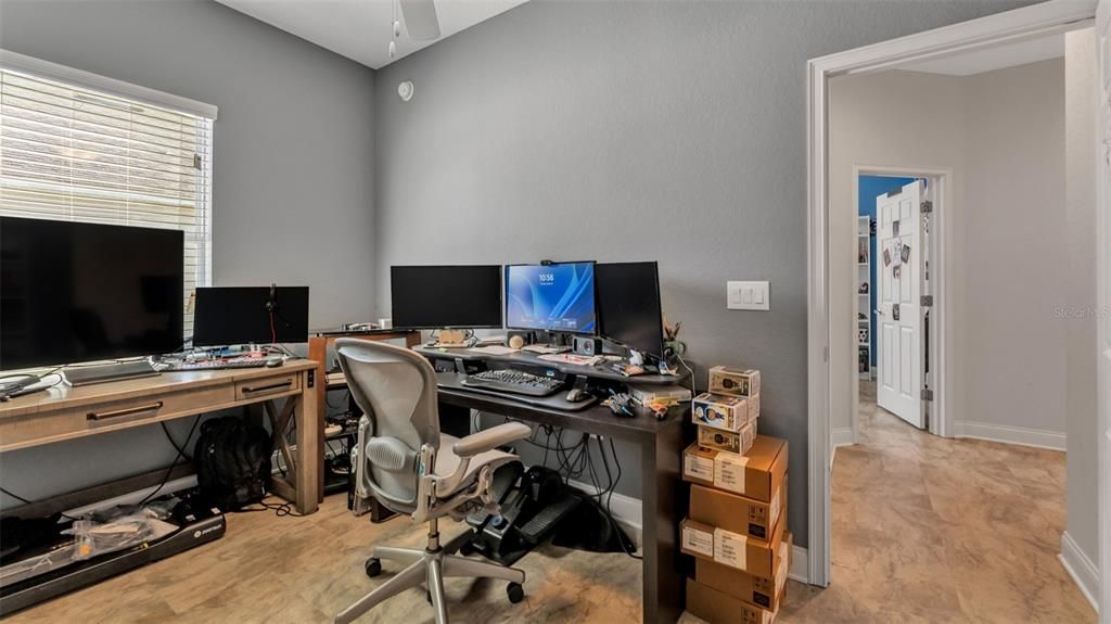 For Sale: $525,000 (4 beds, 3 baths, 2550 Square Feet)