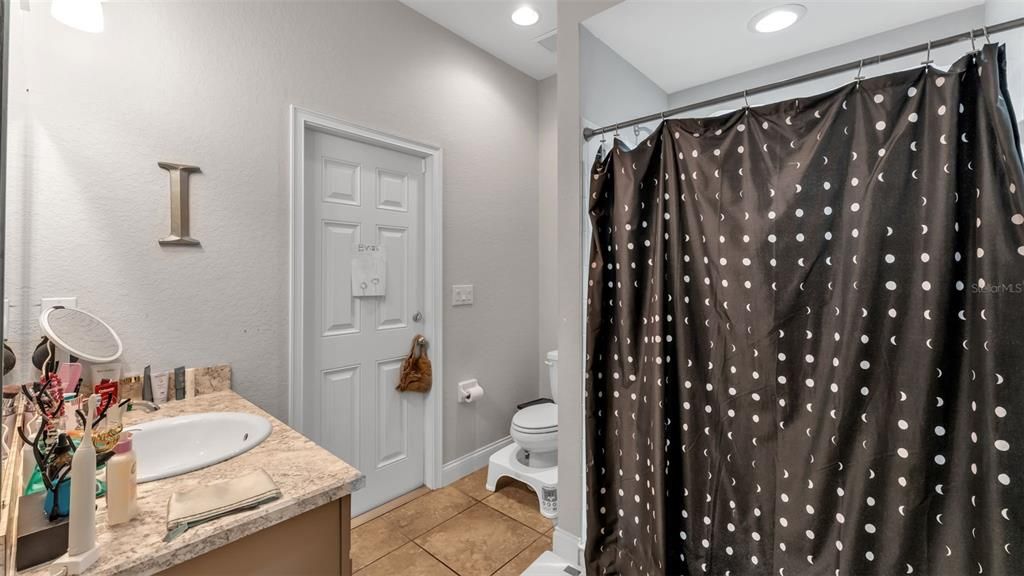 For Sale: $525,000 (4 beds, 3 baths, 2550 Square Feet)