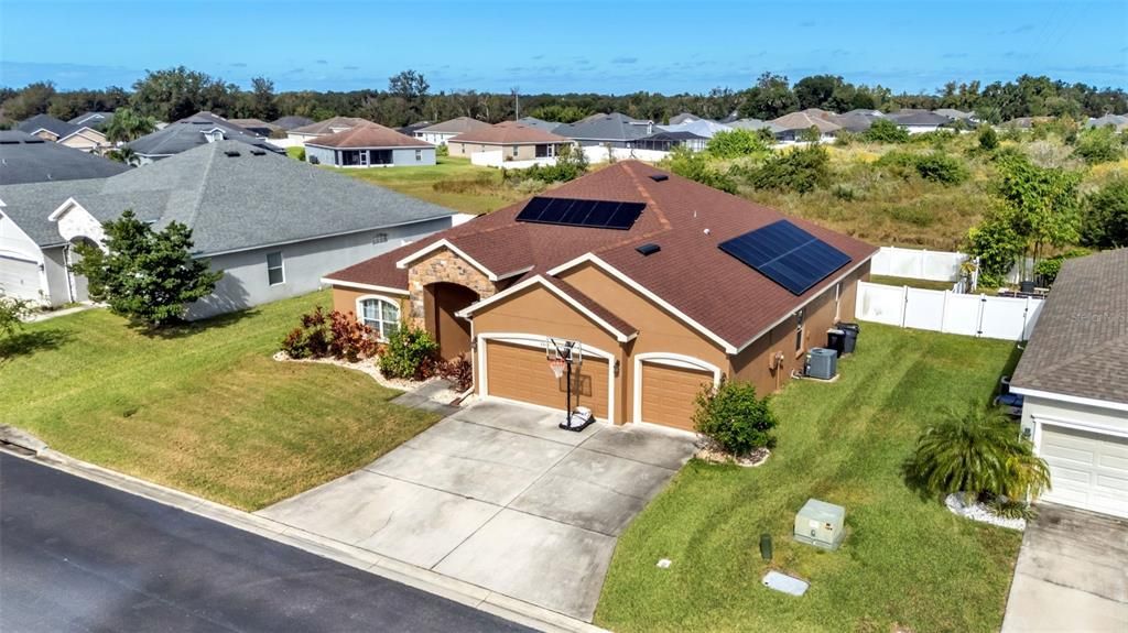 For Sale: $525,000 (4 beds, 3 baths, 2550 Square Feet)